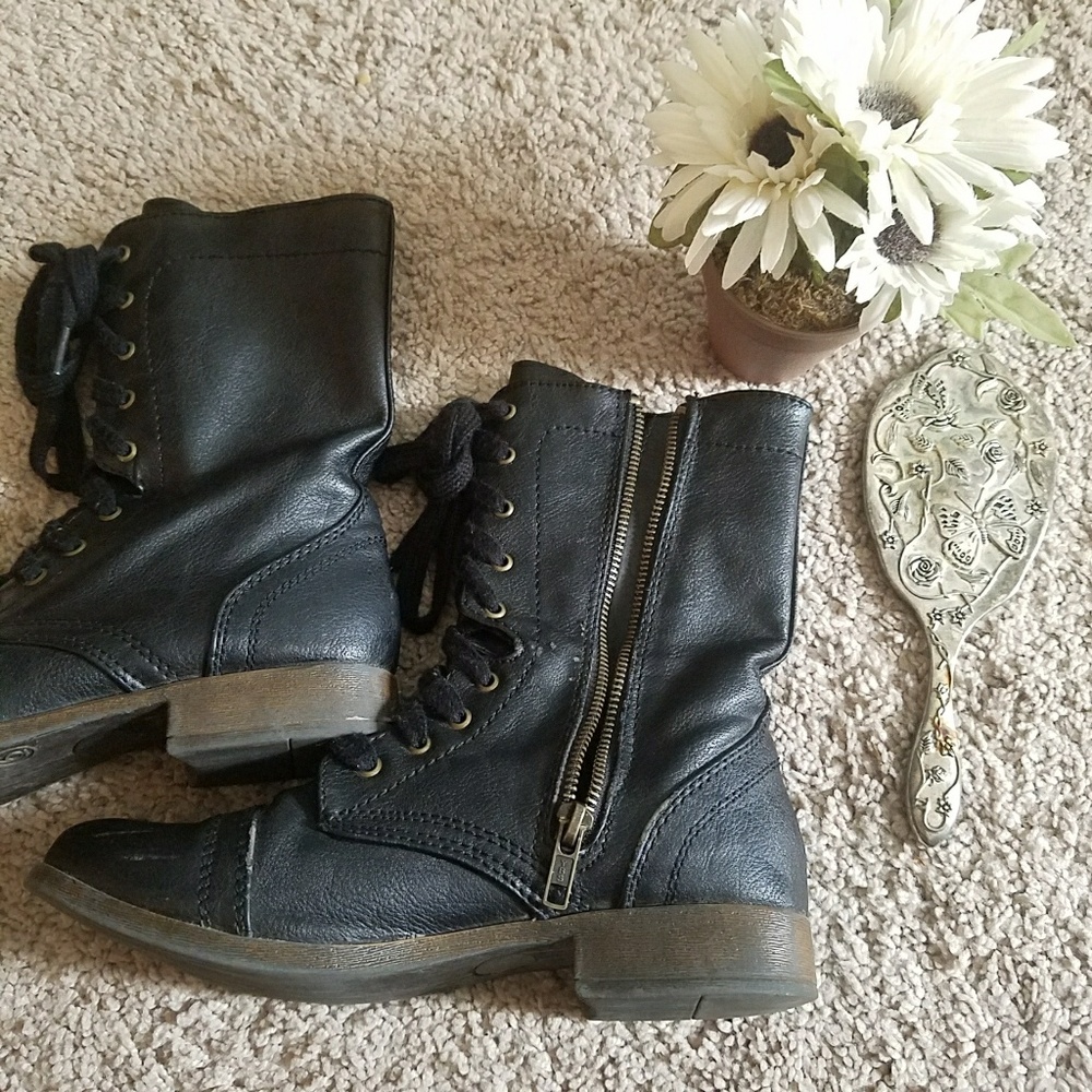 Combat boots